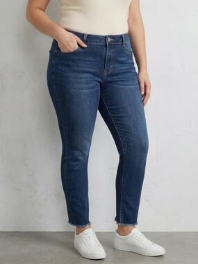 Jordache Women’s Super Skinny Jeans Size 18 Dark Wash Raw Hem Stretch Denim